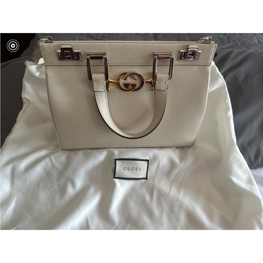 Gucci purse - Picture 1 of 3